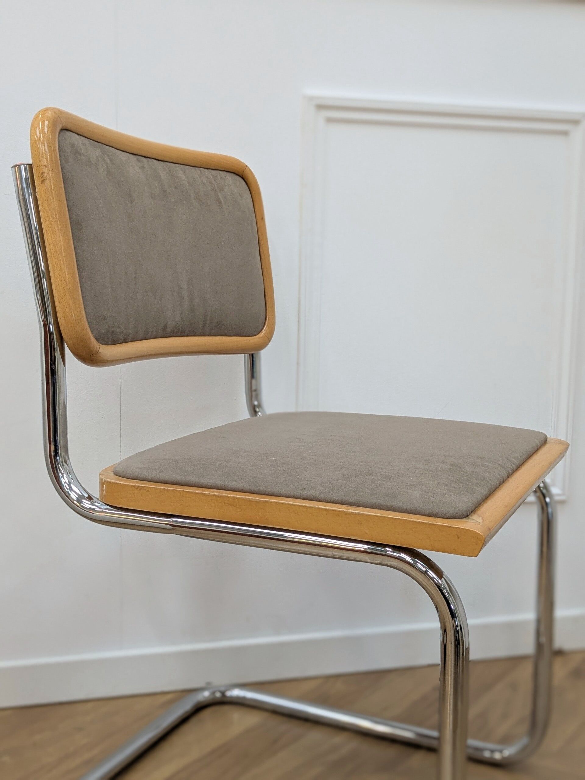 1 B32 chair in fabric