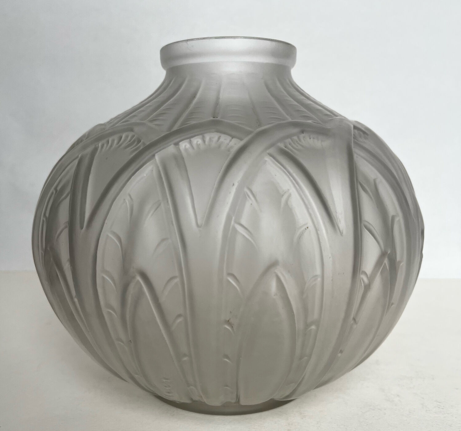 Vase boule Art déco en verre