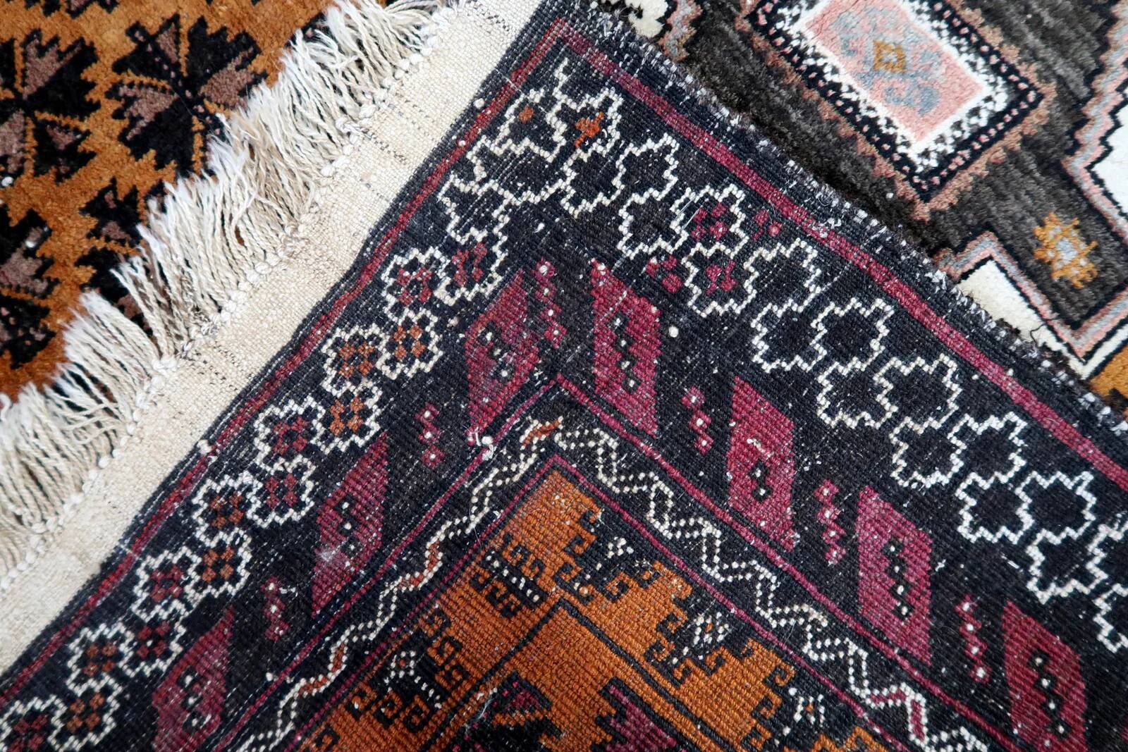 Handmade antique Afghan Baluch rug 107cm x 189cm, 1920s