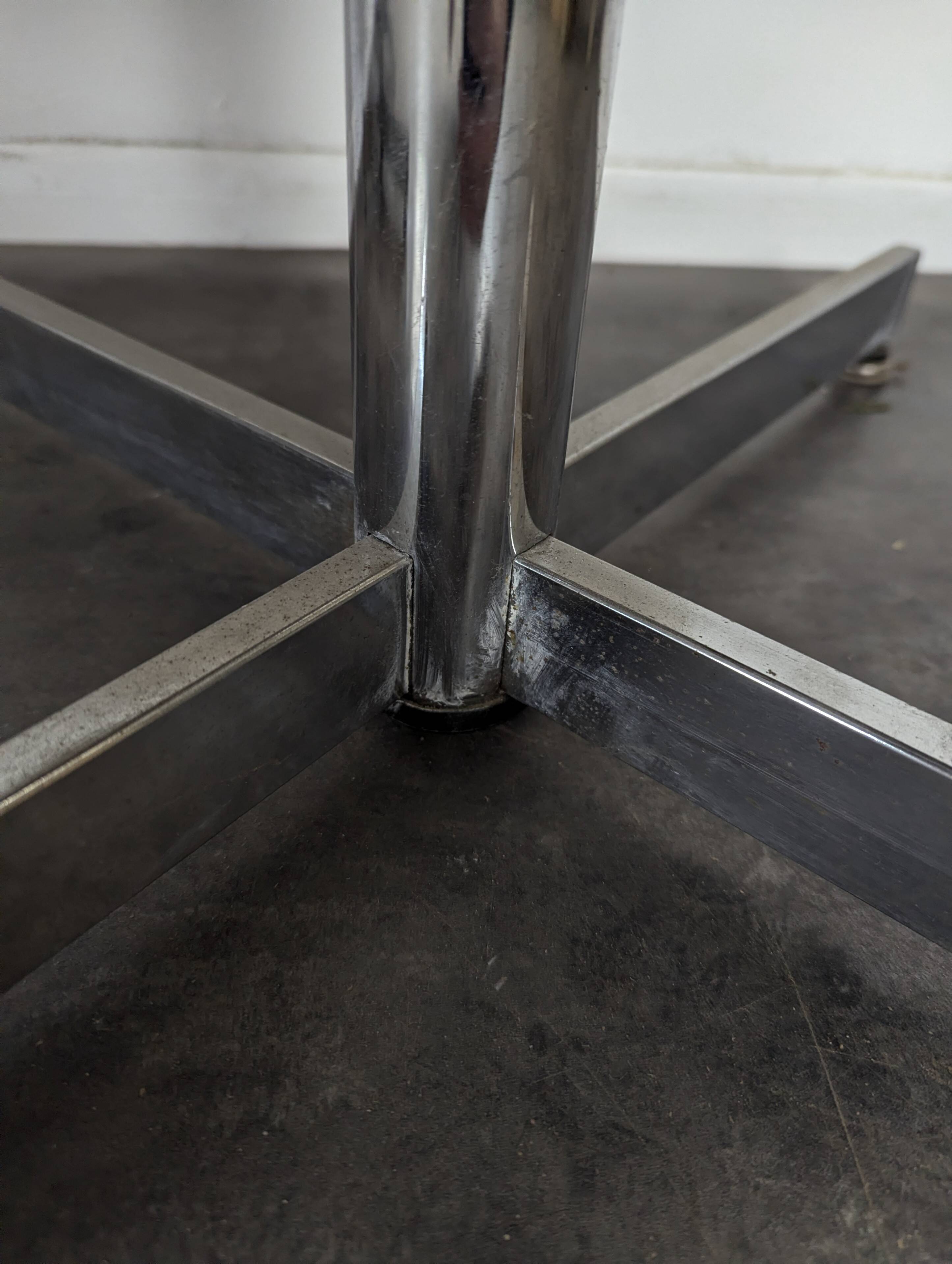 Série de 4 chaises Space Age par Brody