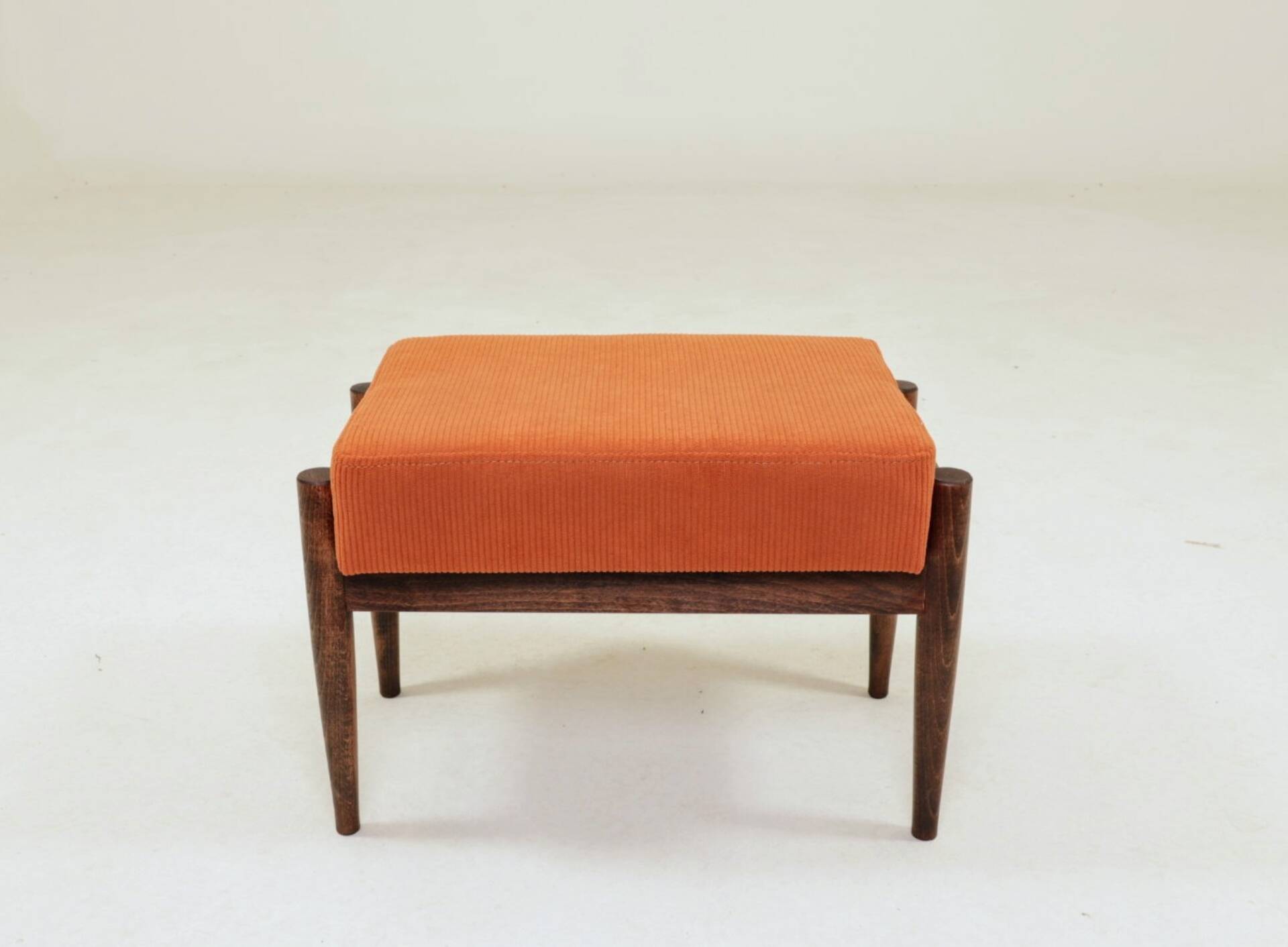 Wooden footrest in corduroy velvet