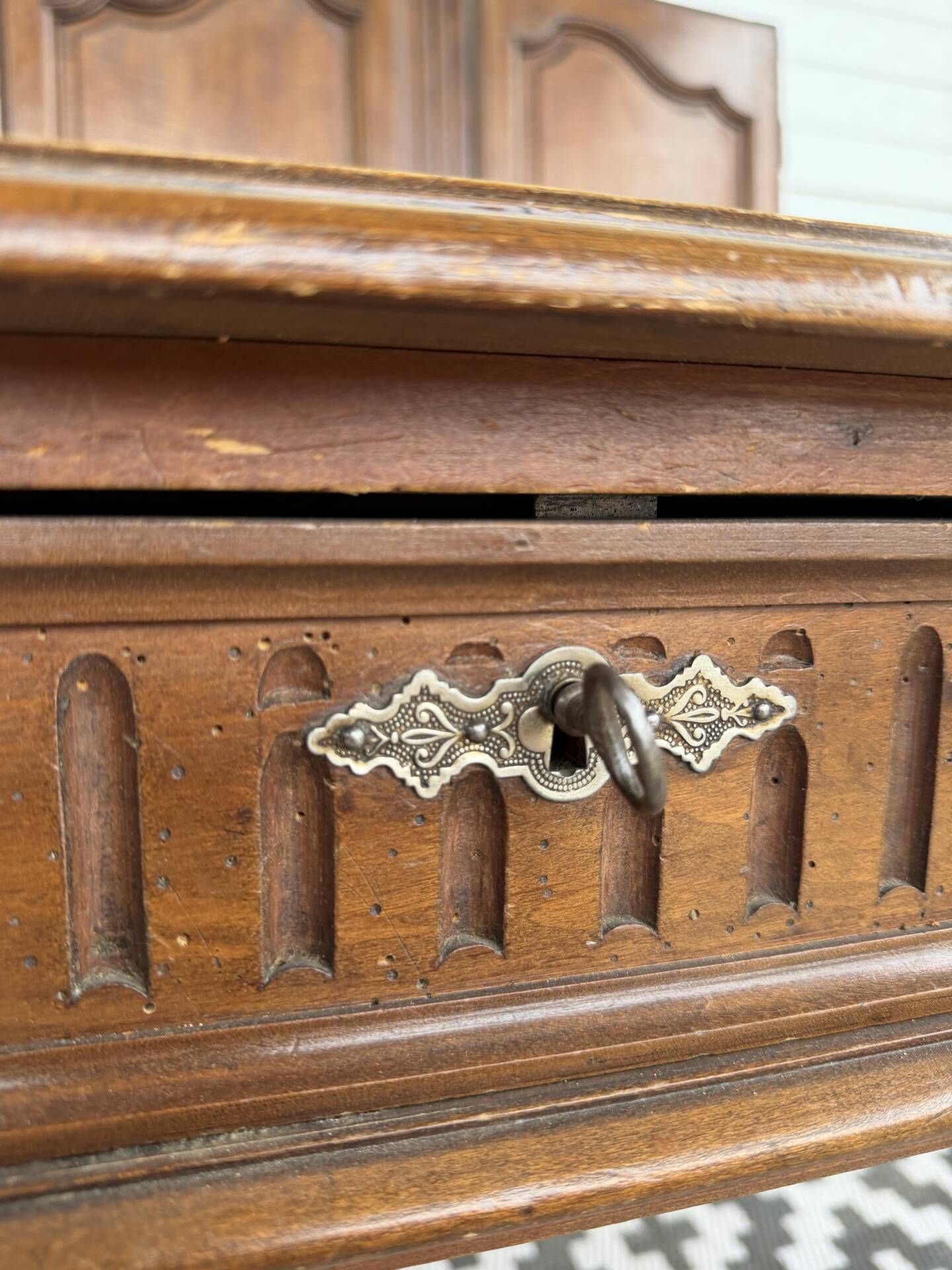 Antique Henri II style desk in solid wood - 2 drawers - 120cm