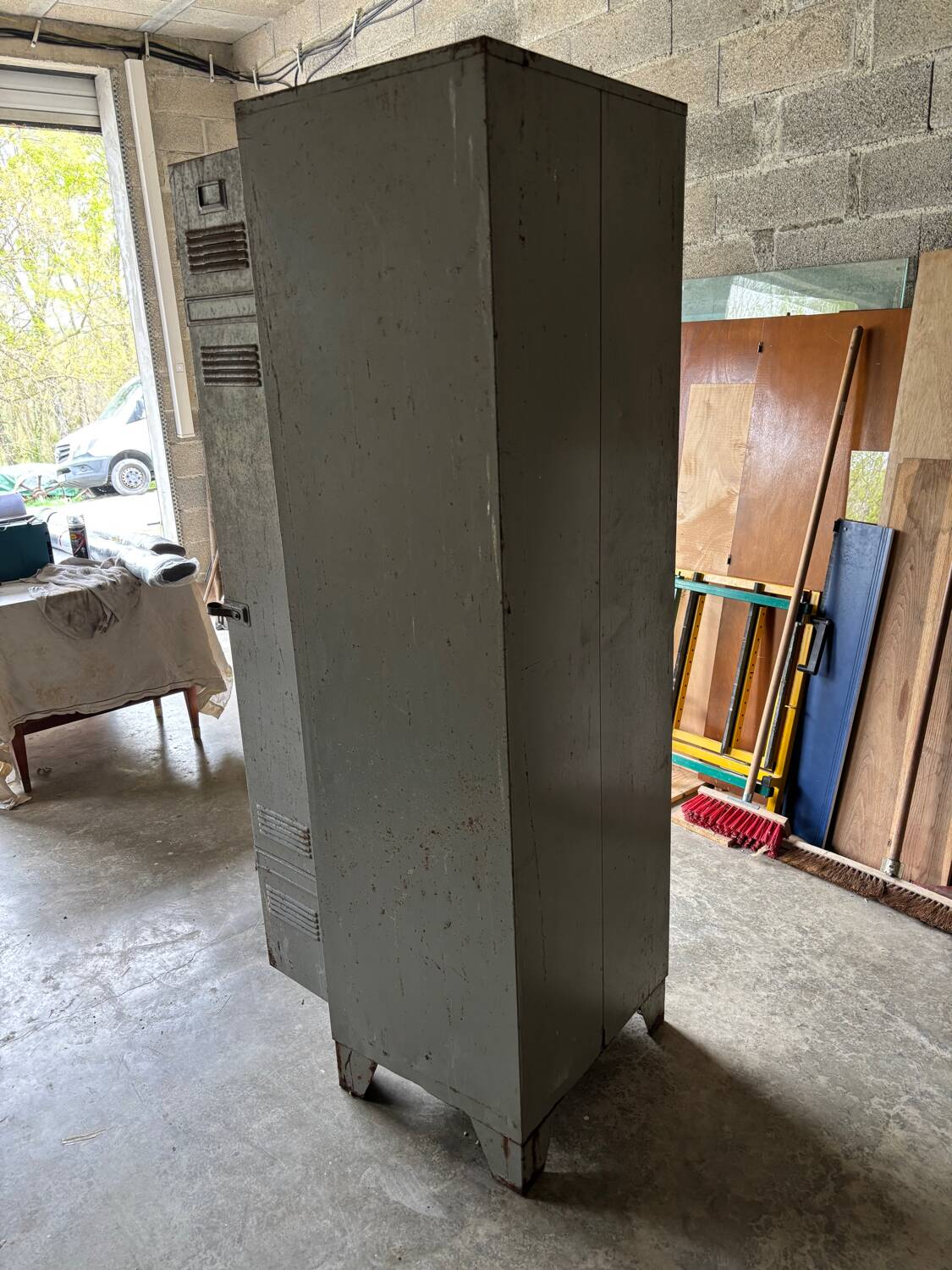 Industrial locker room