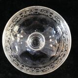 9 coupes à champagne en verre soufflé et gravé