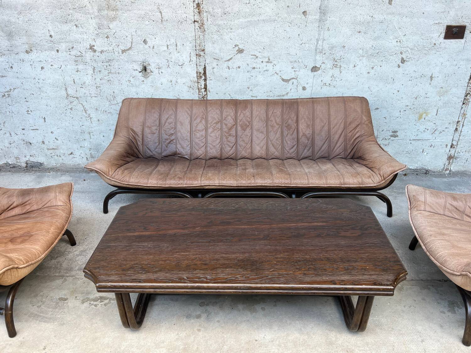 Sofa set with 2 armchairs and coffee table in banbou and leather 1970