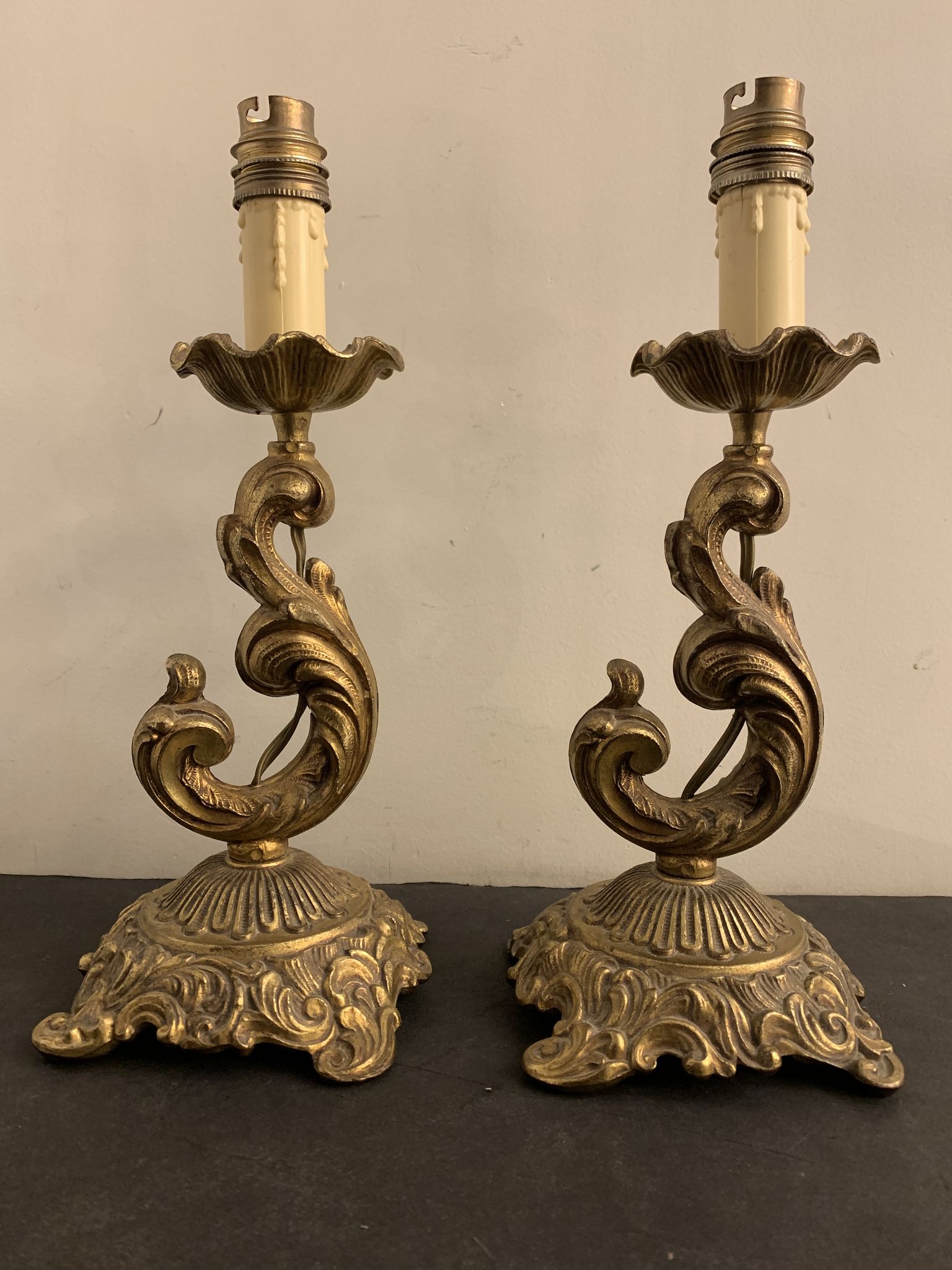 Pair of legs of bronze lamps rocaille style