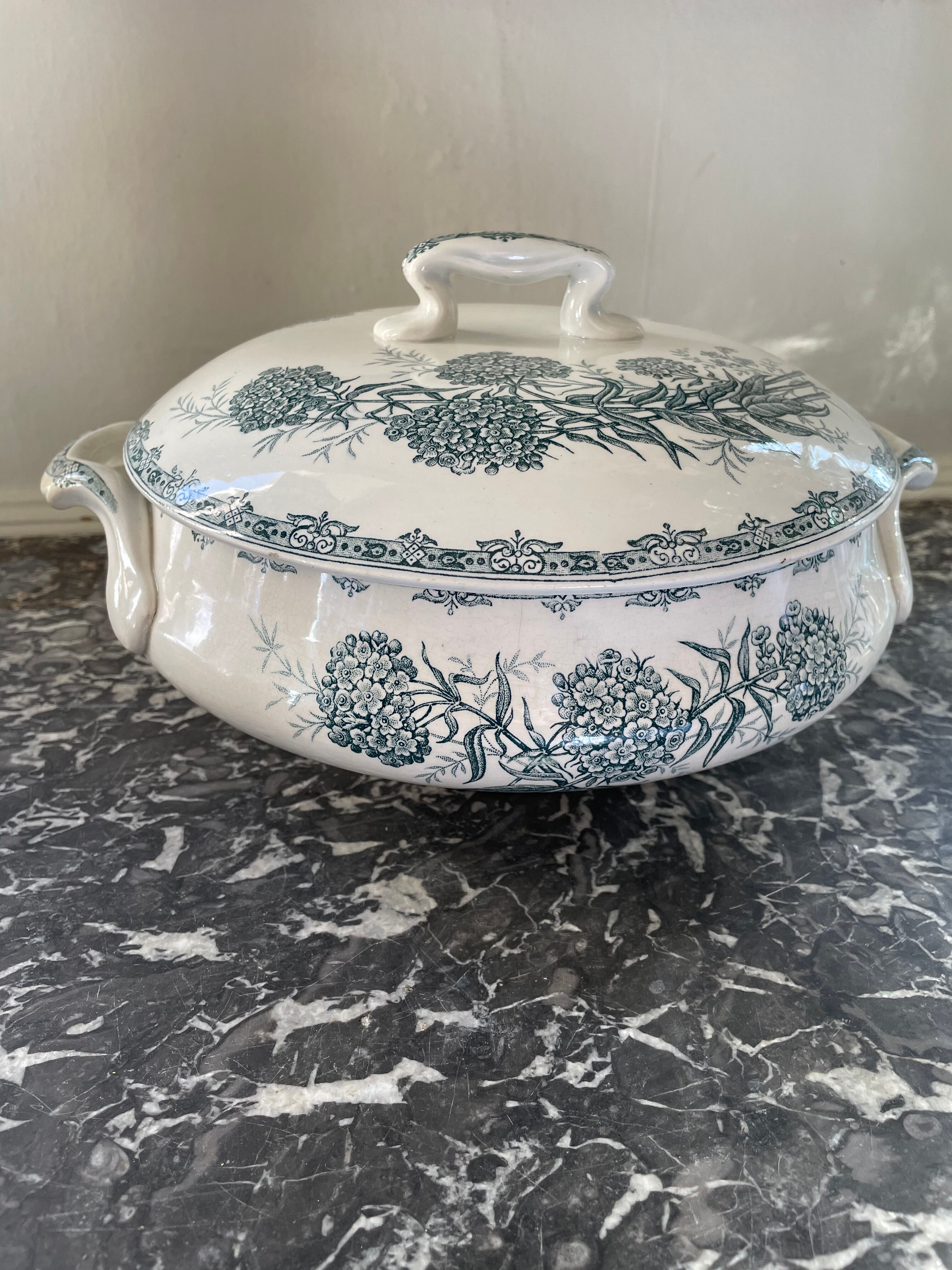 Former St Amand model DAISY soup