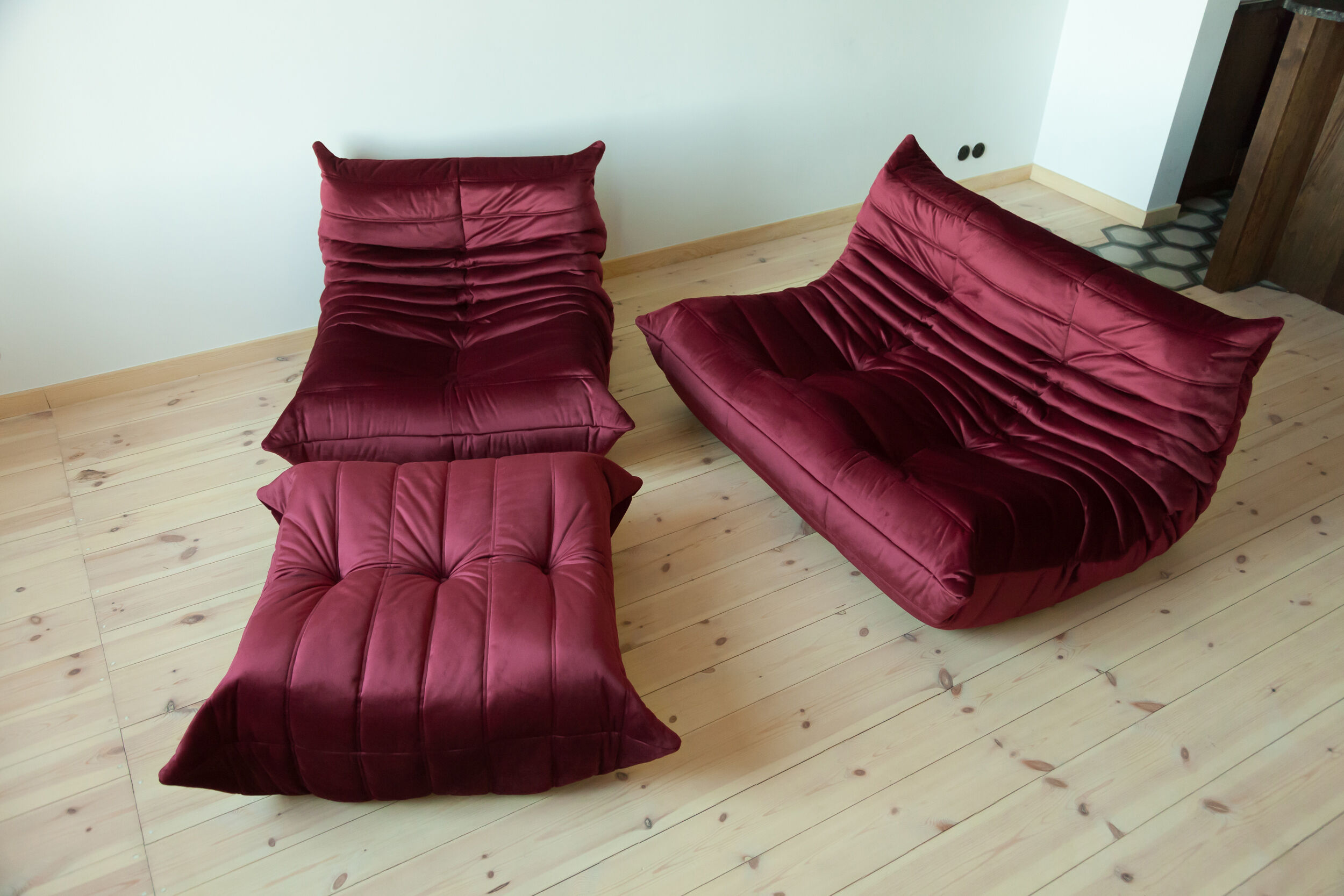 Canapé 2 places chauffeuse et ottoman Togomodèle dessiné par Michel Ducaroy 1973