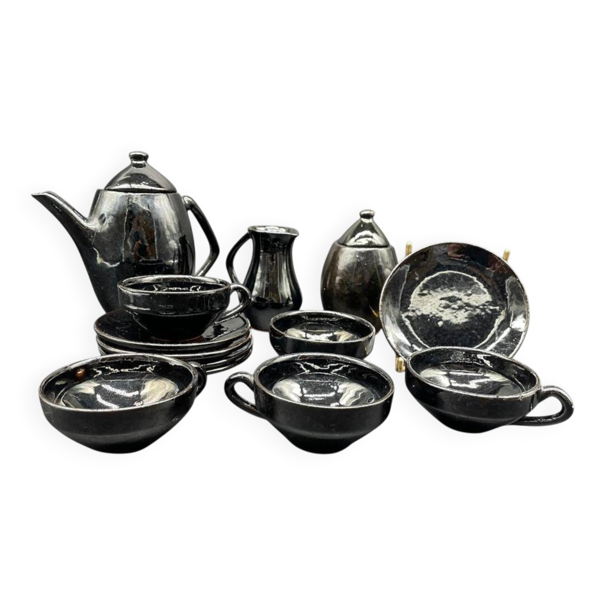 Brutalist black ceramic coffee service – Modernist design