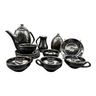 Brutalist black ceramic coffee service – Modernist design