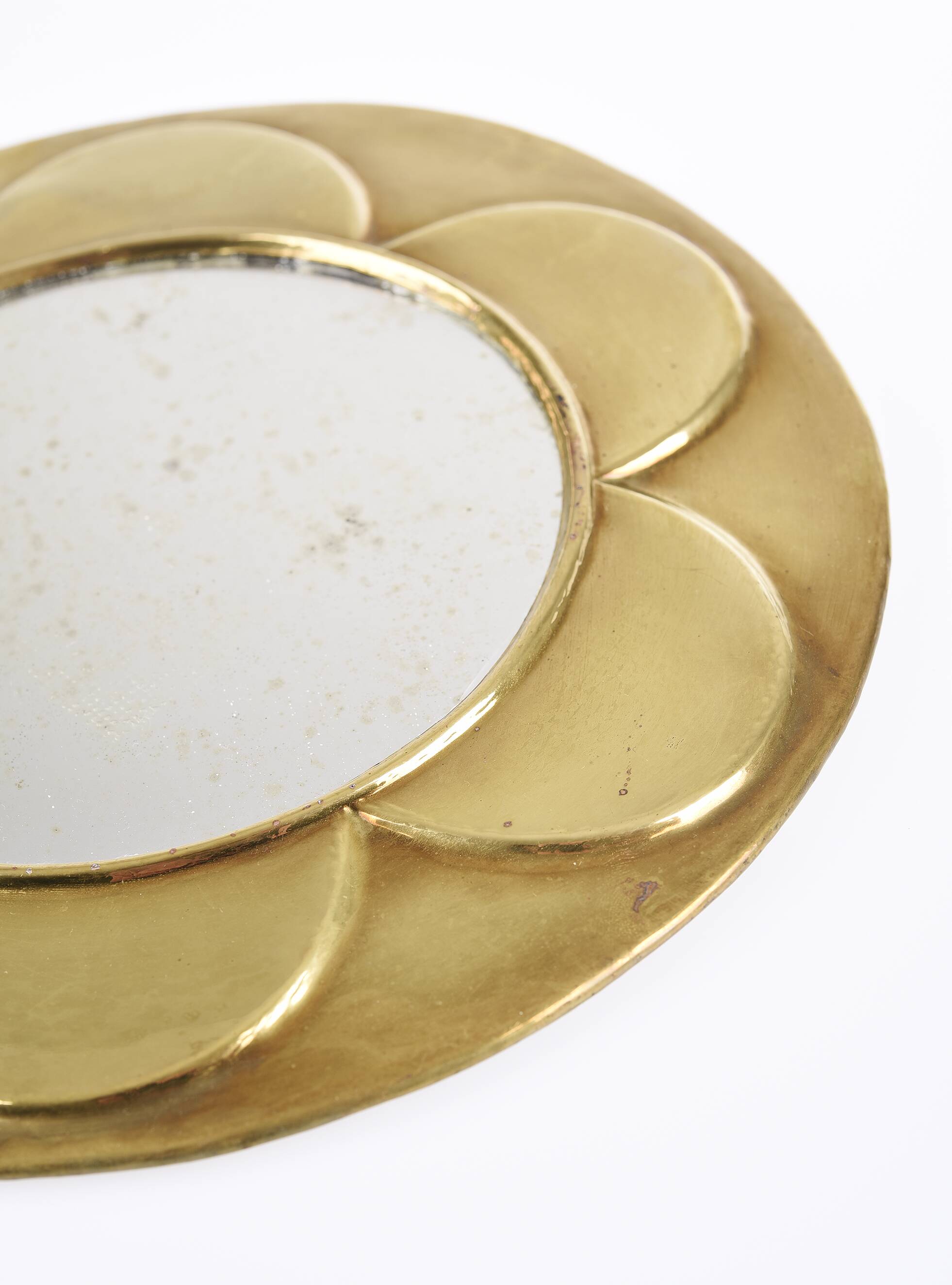 Miroir rond ancien en laiton