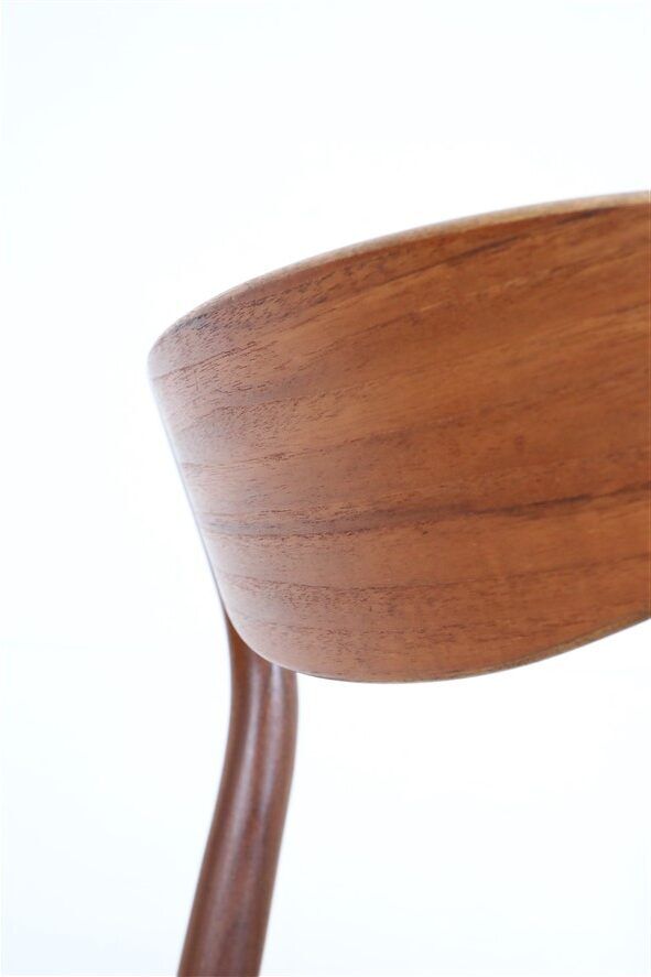 Chaise en teck Ærthøj Jensen & Mølholm entièrement restaurée avec un revêtement en feutre de laine / Design danois moderne du milieu du siècle / Années 1960