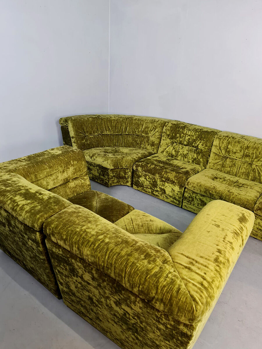 Vintage design modular sofa green velvet 'Groovy 70s'