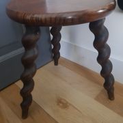 Tabouret tripode