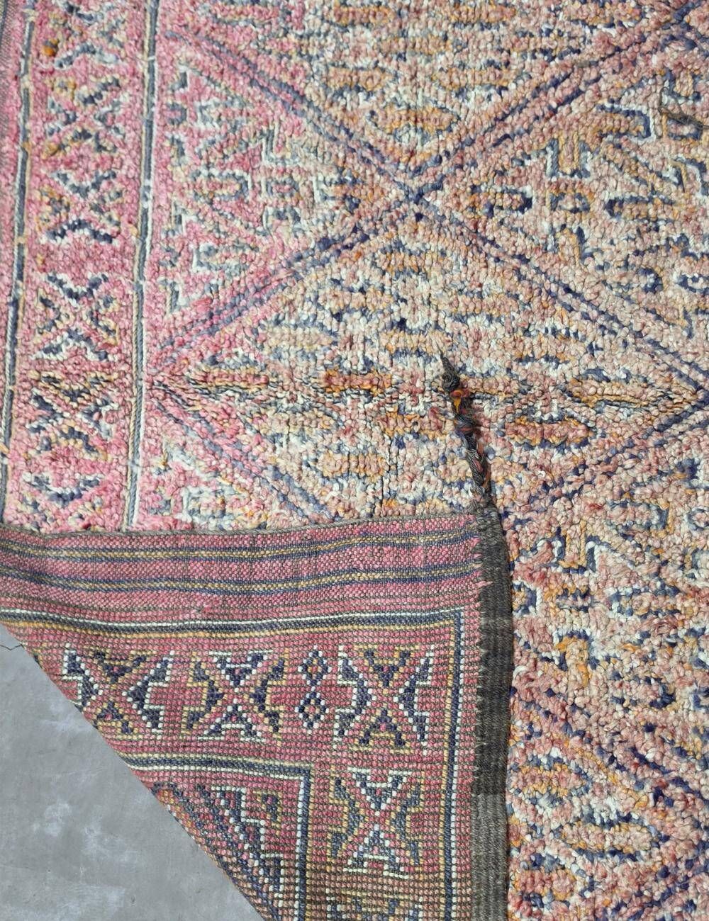 Vintage Beni M'Guild Rug - 323 x 175 cm