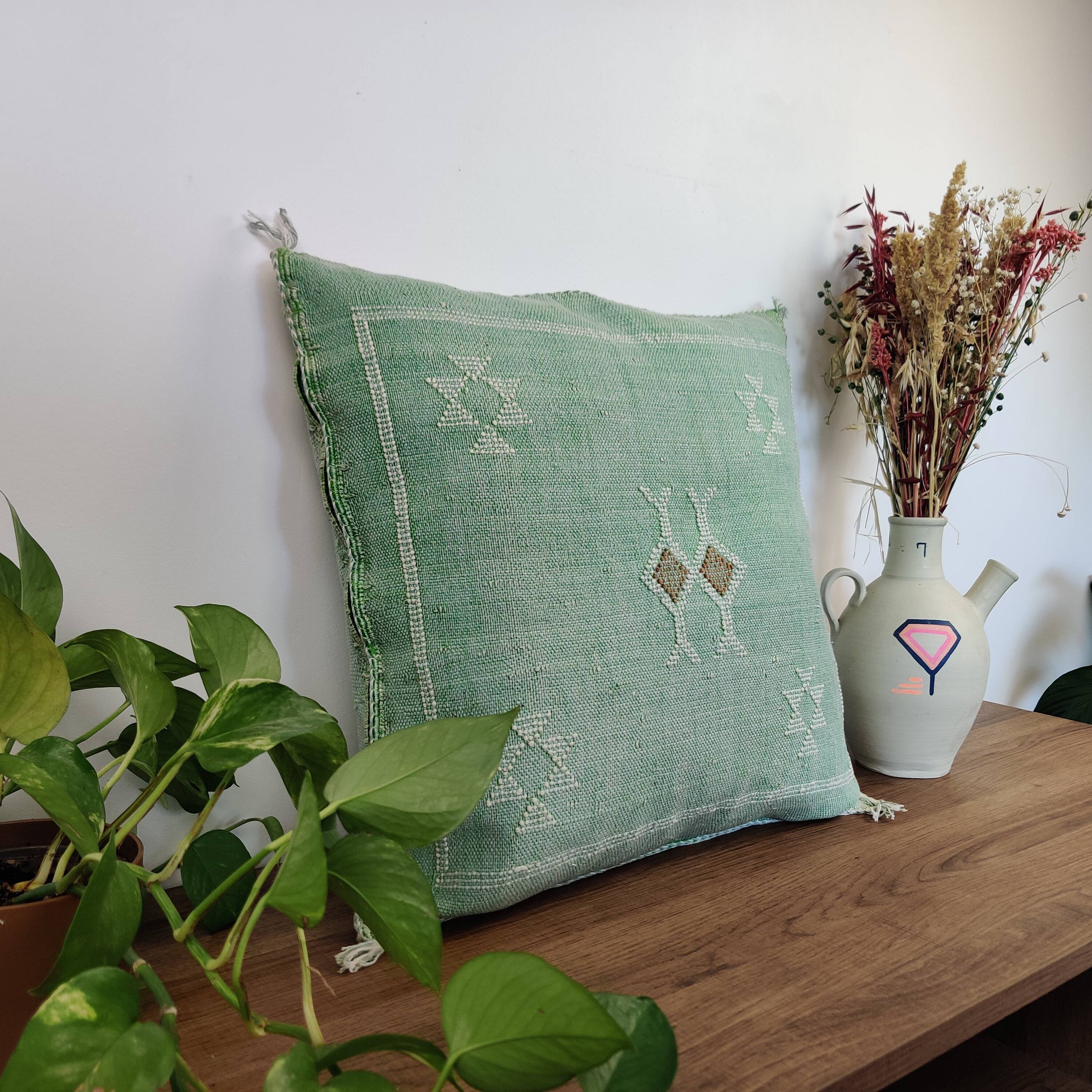 Berber Sabra green cushion in cactus silk