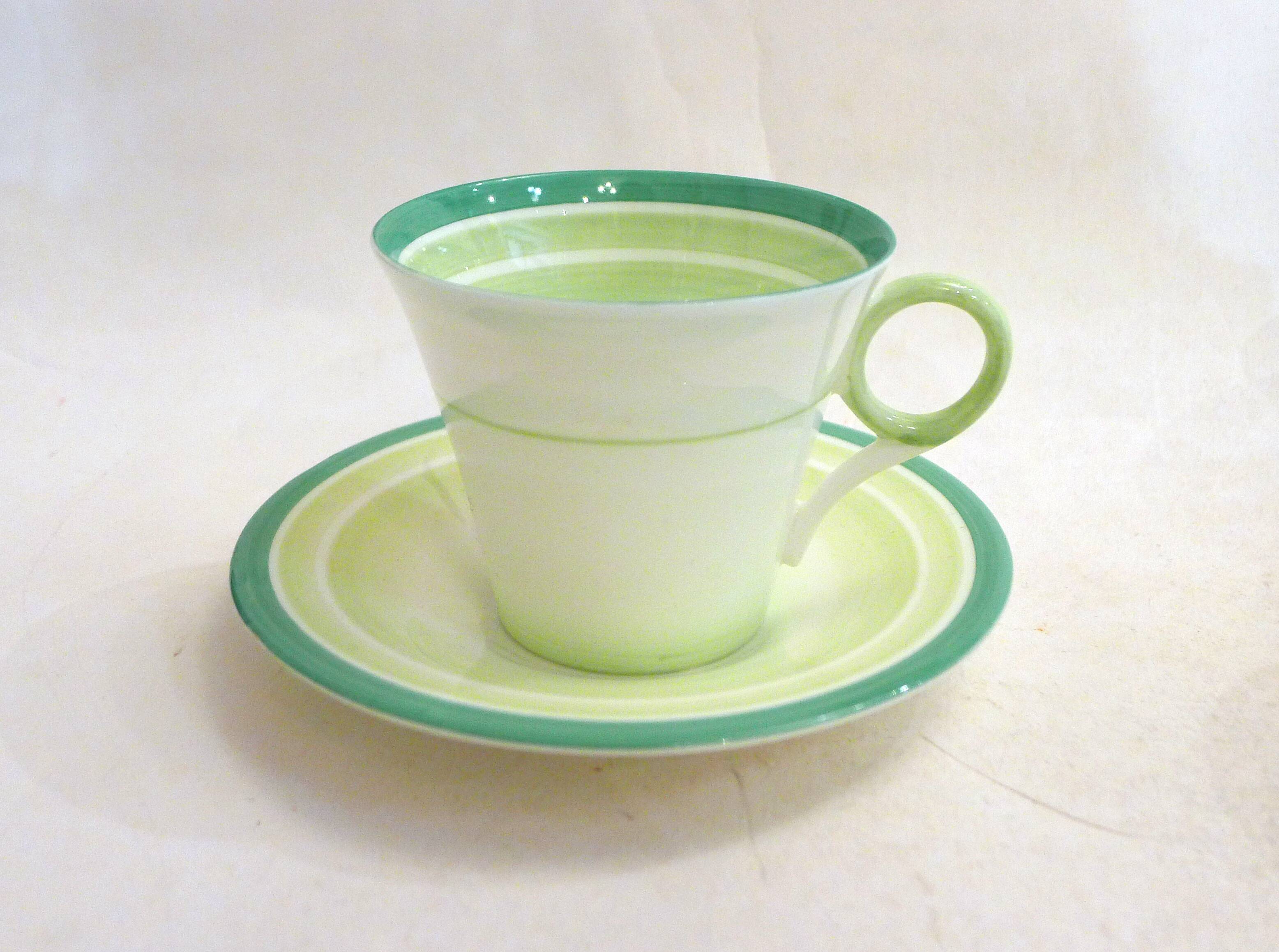 Art Deco English coffee service in porcelain from the 1930s.