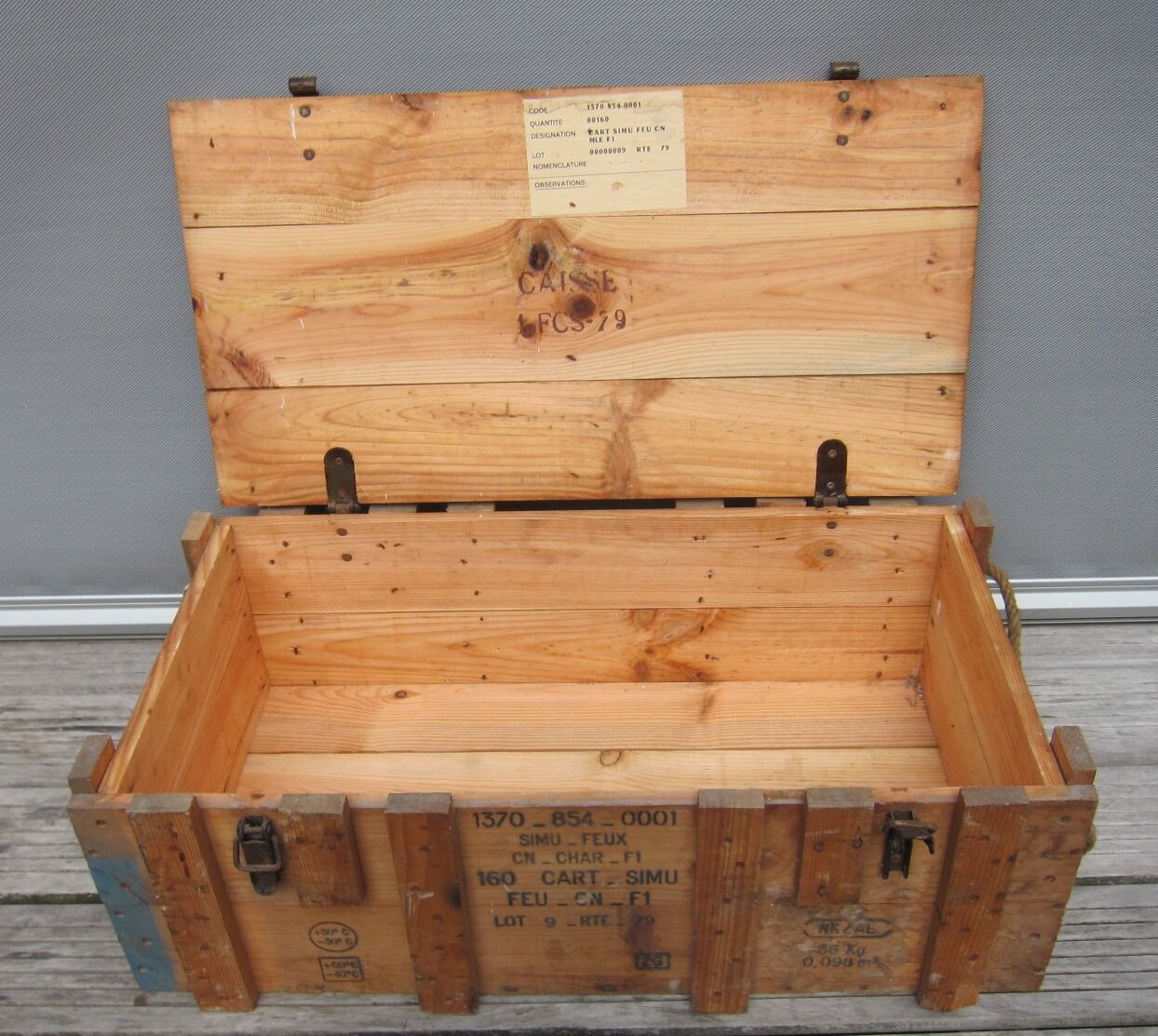Coffre En Bois Massif Militaire Rustique 72x45x45cm - Rangement Et Table Basse Avec Roulettes