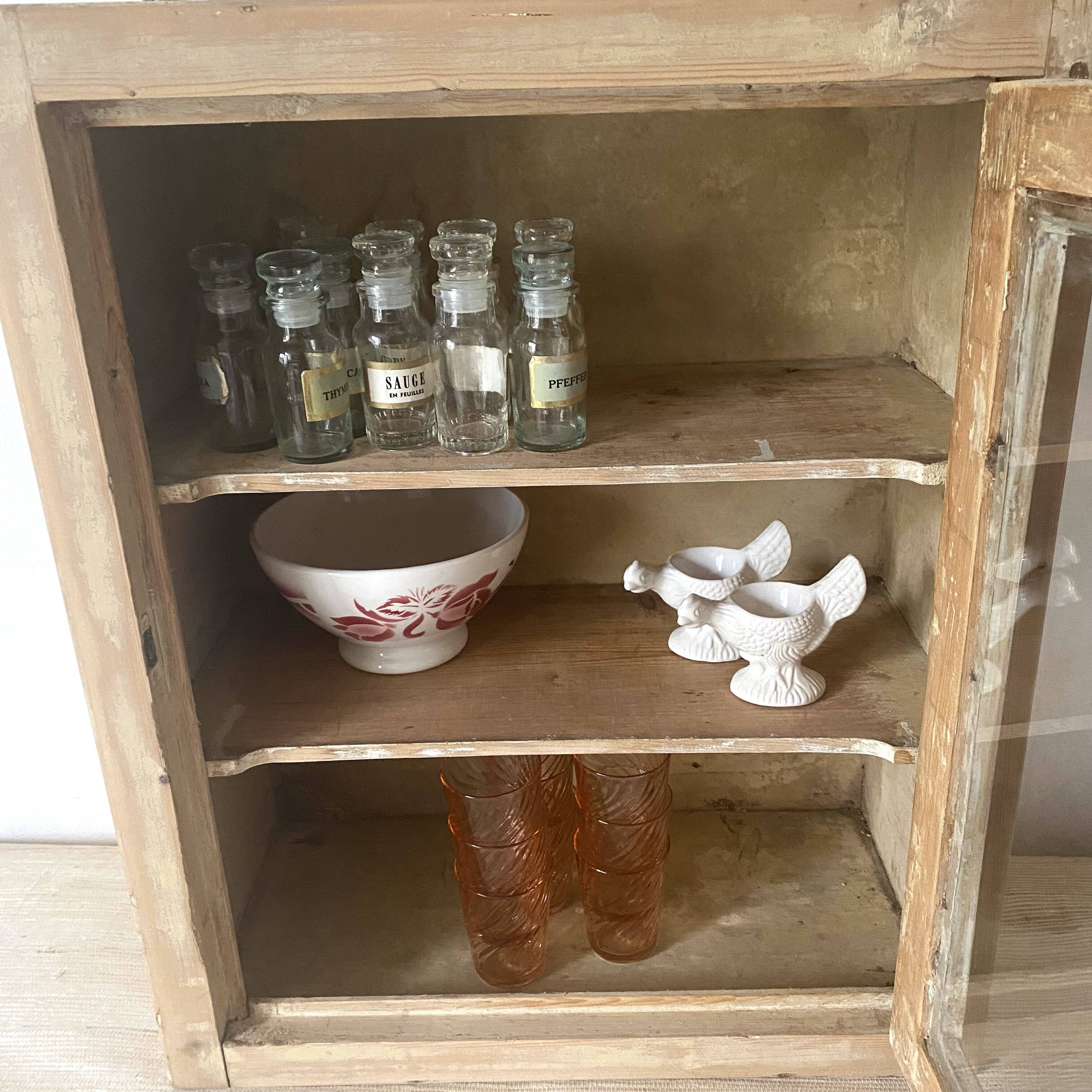 Armoire murale , vitrine à suspendre
