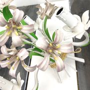 Chandelier bouquet of flowers in painted metal - flowers and foliage in volume - 3 ampoules