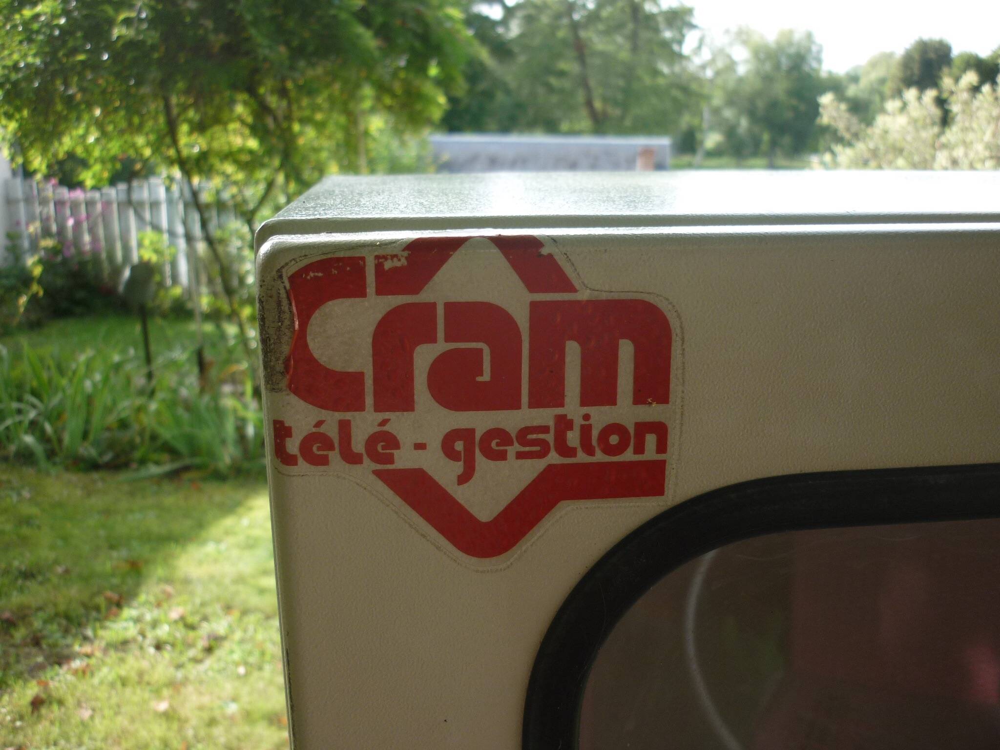 Sarel wall-mounted cabinet