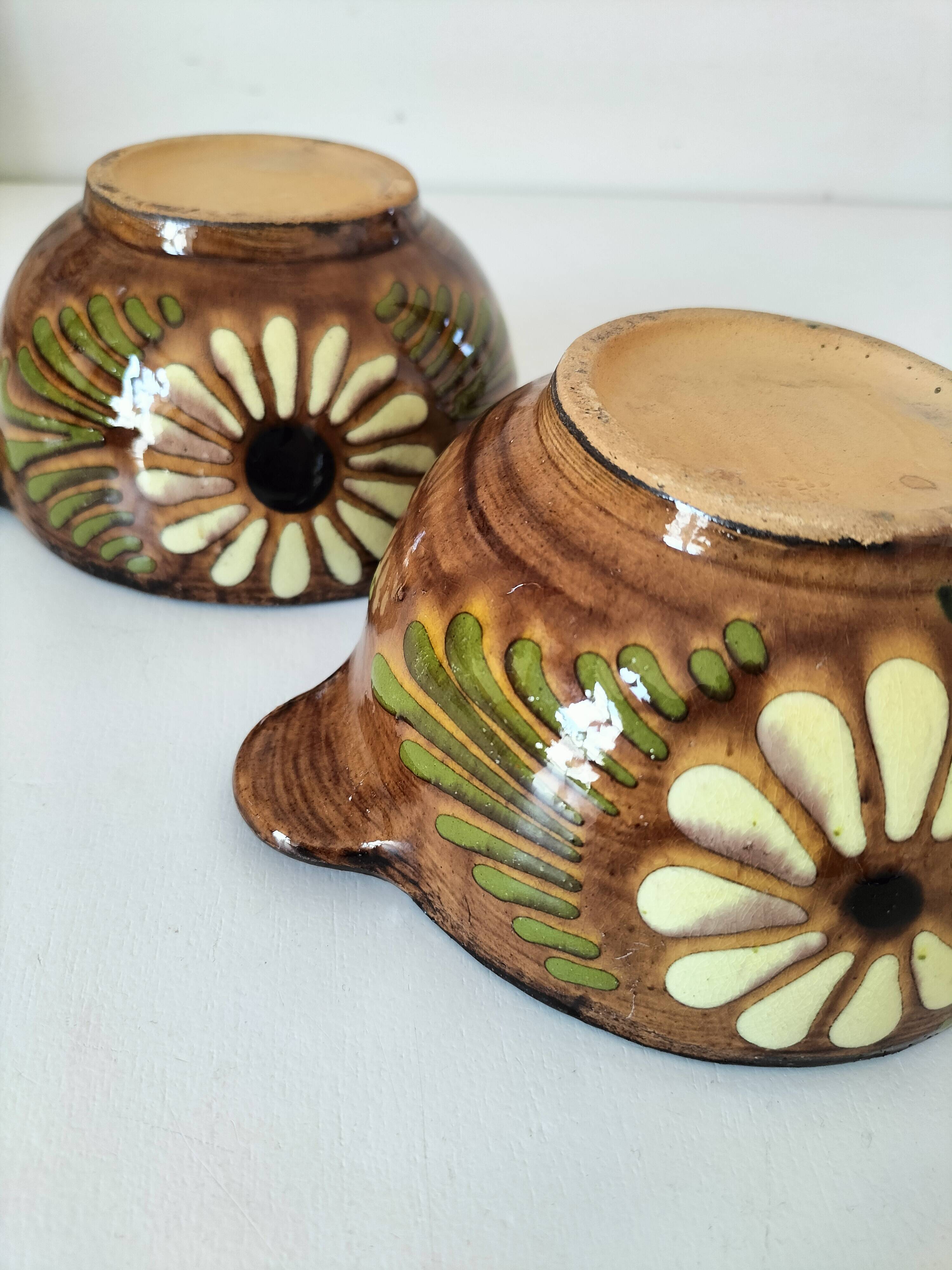 Vintage ear bowl duo