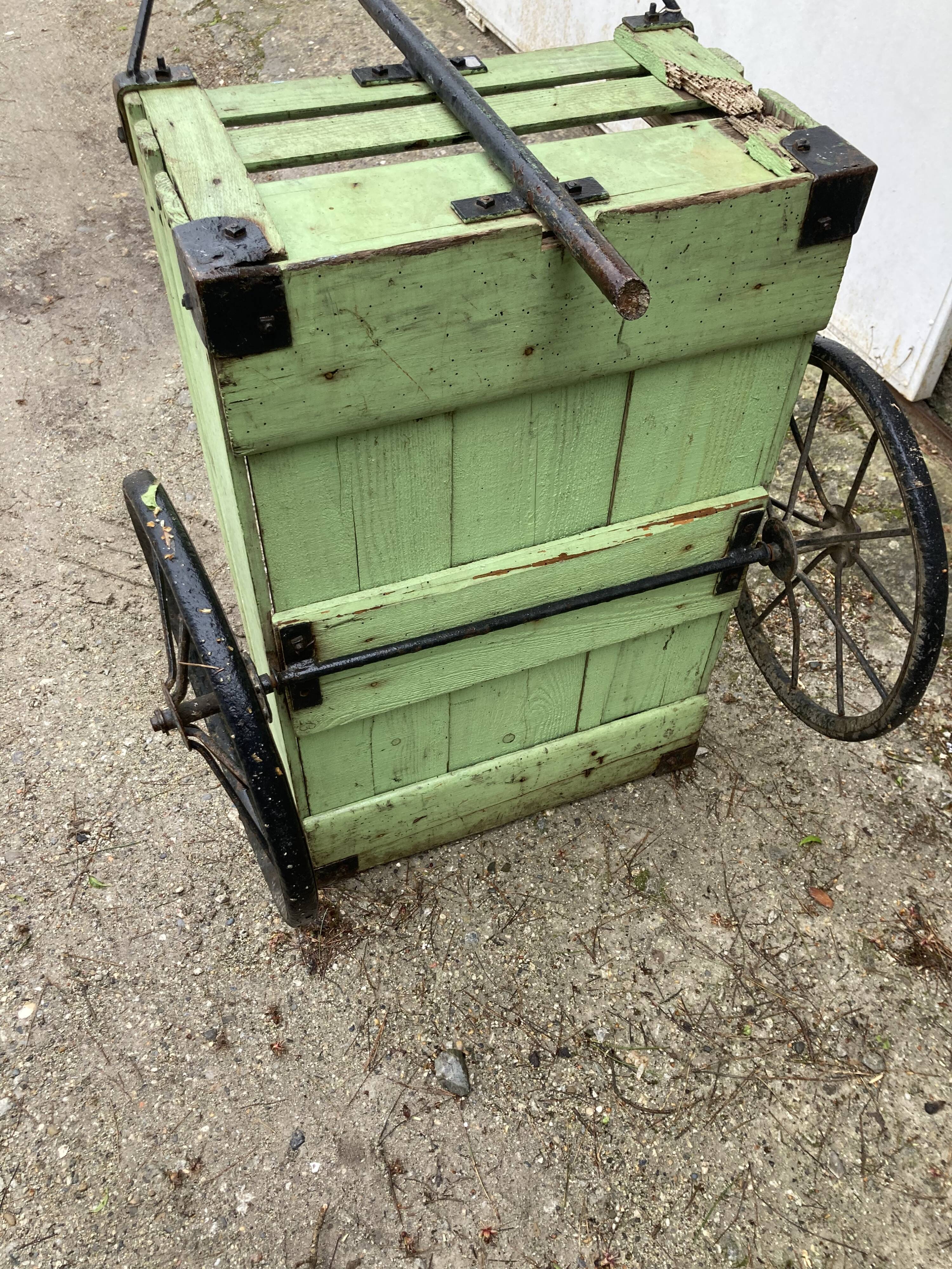 « Carretou » charette à vélo ancienne