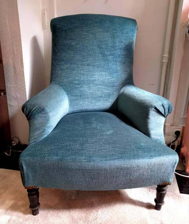 Fauteuil chauffeuse Napoléon 3 en velours bleu