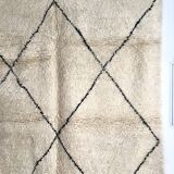 Moroccan Berber carpet Beni Ouarain with black diamonds 2,85x2.10m