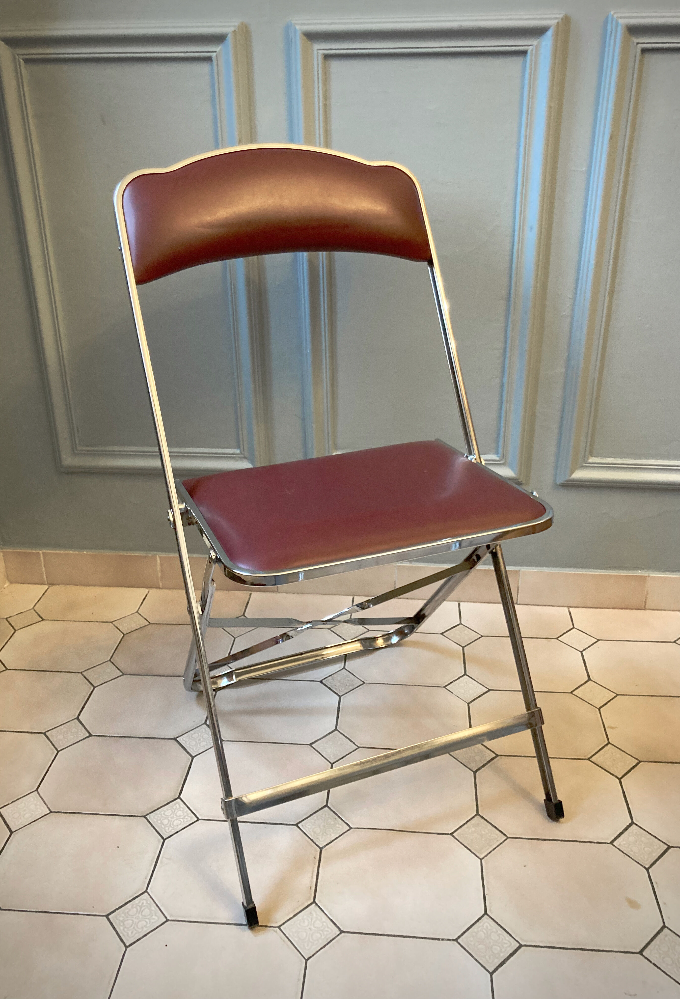 4 vintage folding chairs in chrome