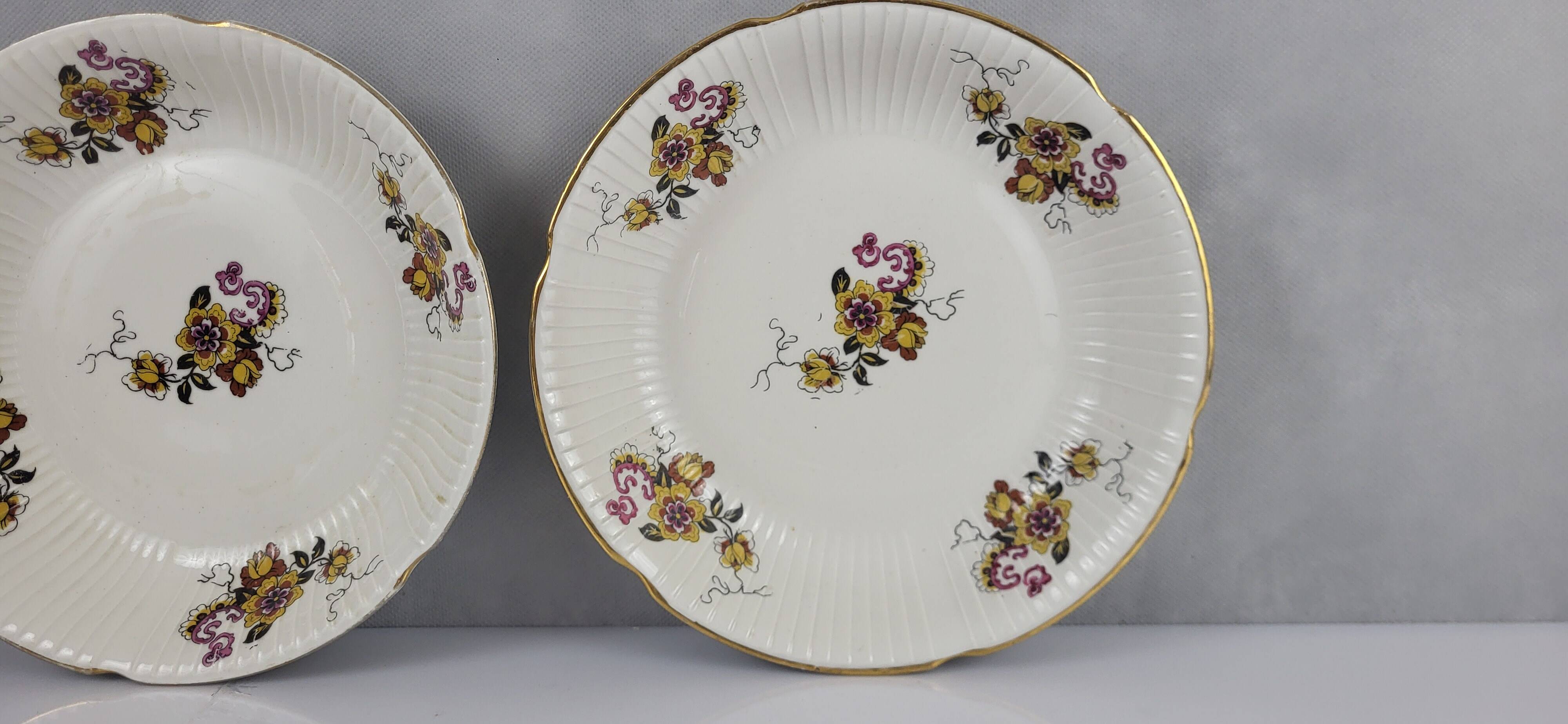 2 porcelain deep dishes