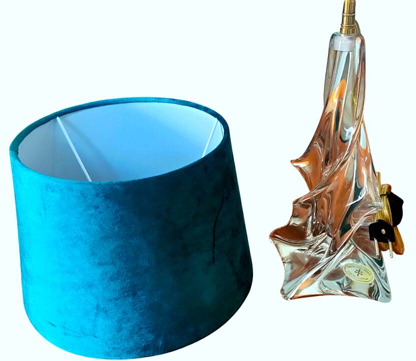 Lampe Cristallerie Lorraine Lemberg-Les-Bitche avec un abat-jour en velours