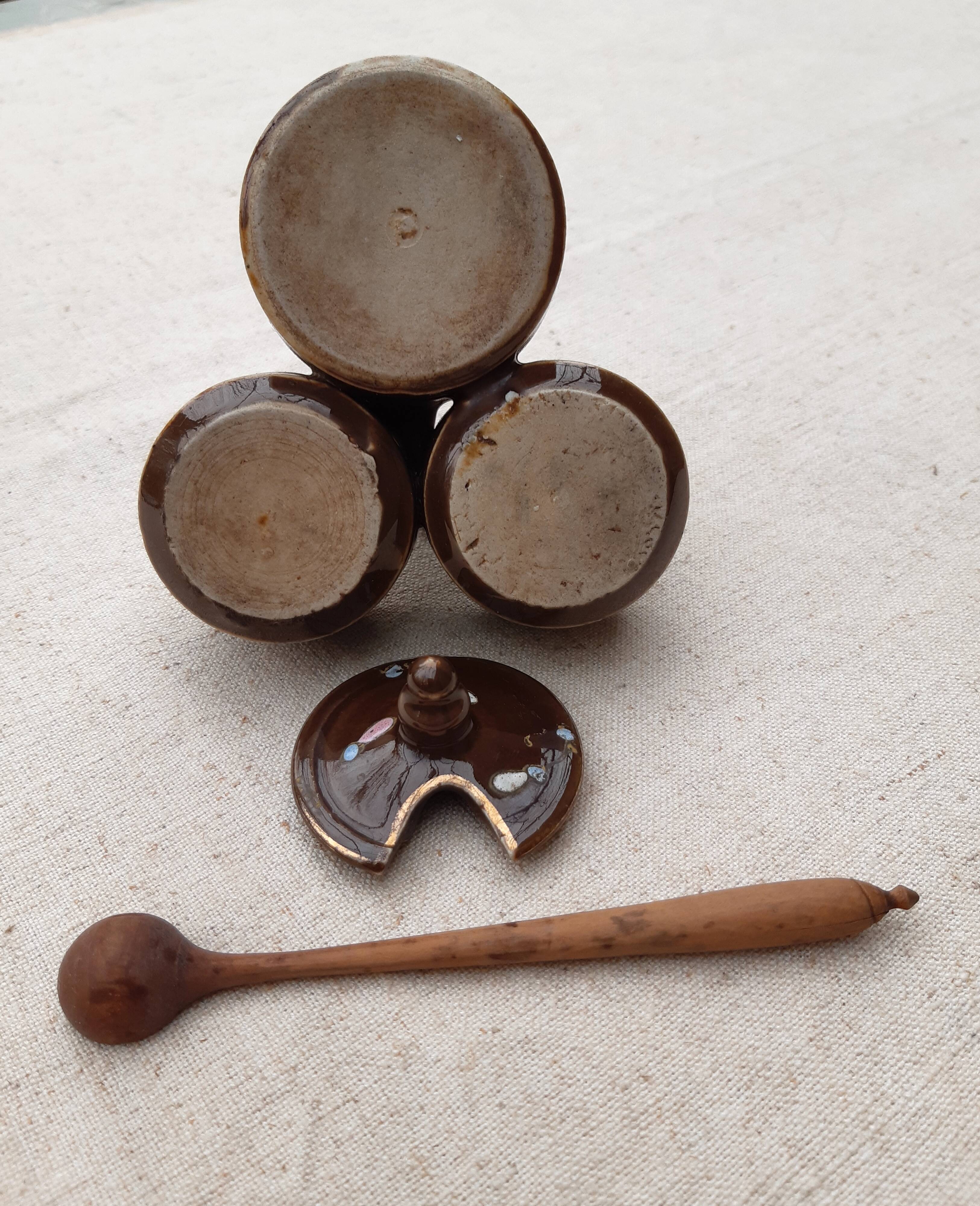 mustard with salt and pepper, brown enamelled sandstone with floral motifs