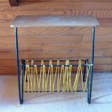 Vintage scoubidou magazine rack