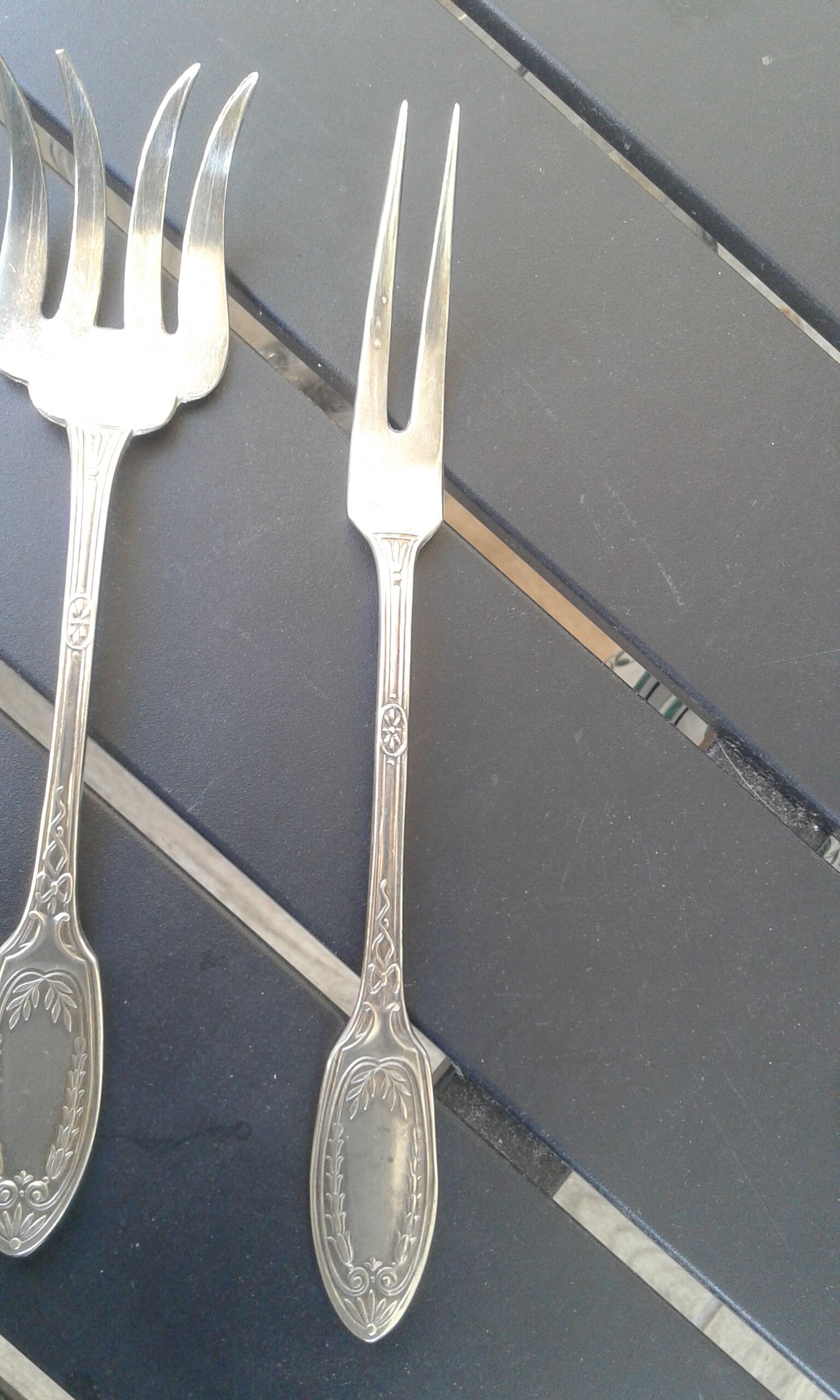 Box consisting of 4 mignardise service covers