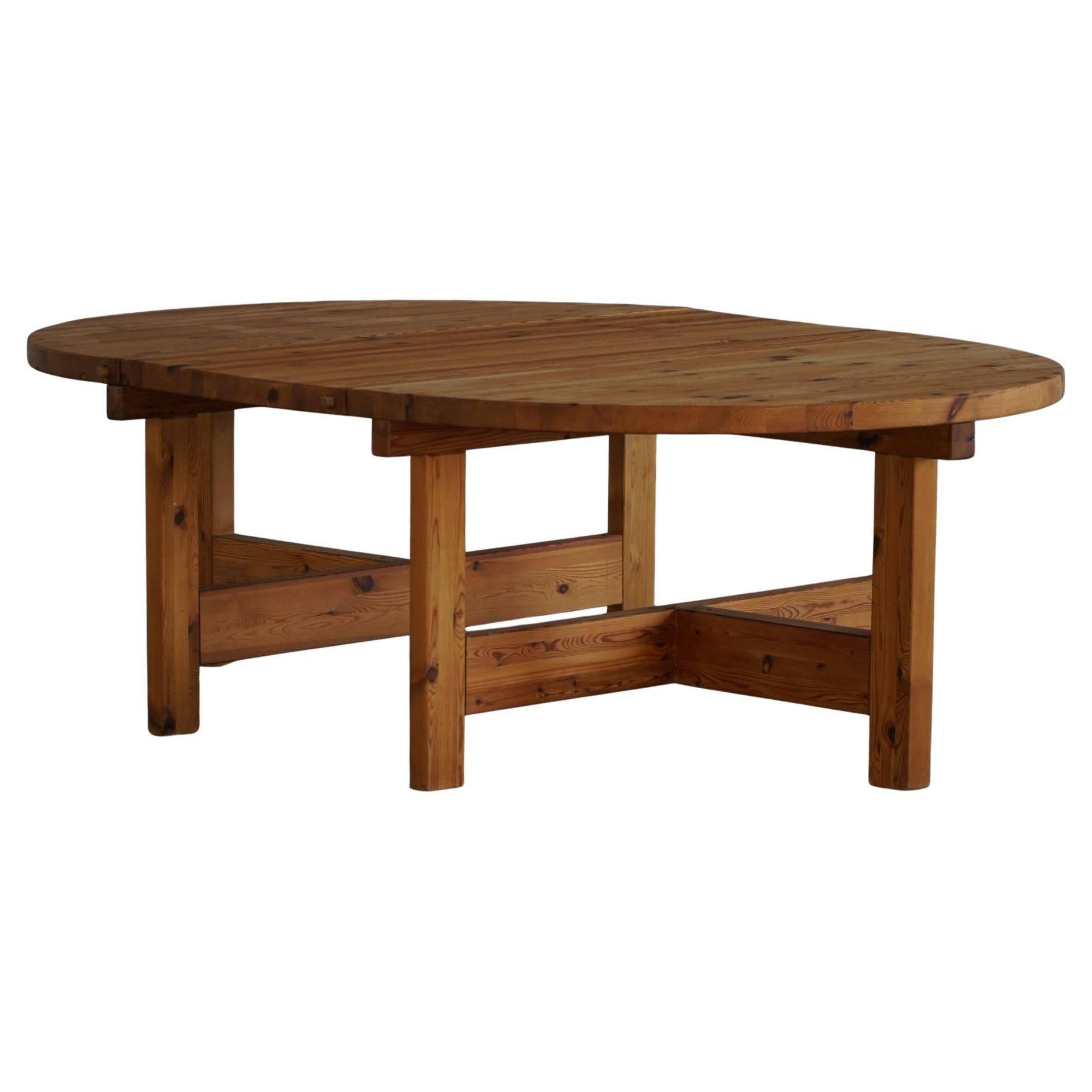 Large Danish mid-century modern dining table in pine, Tage Poulsen, 1970s.