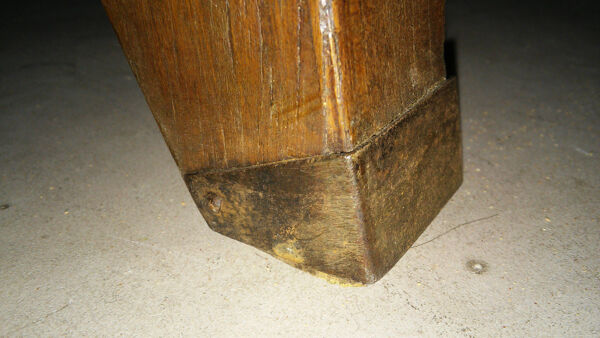 Guéridon Jules Leleu en acajou et métal