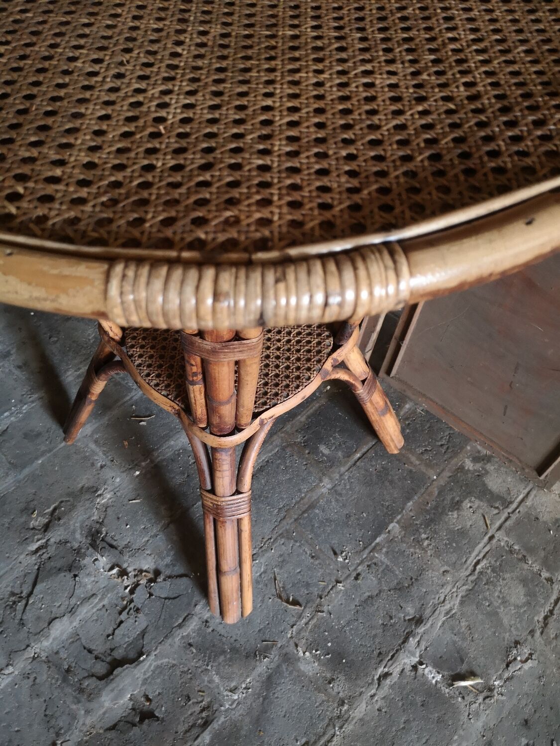 Vintage pedestal table