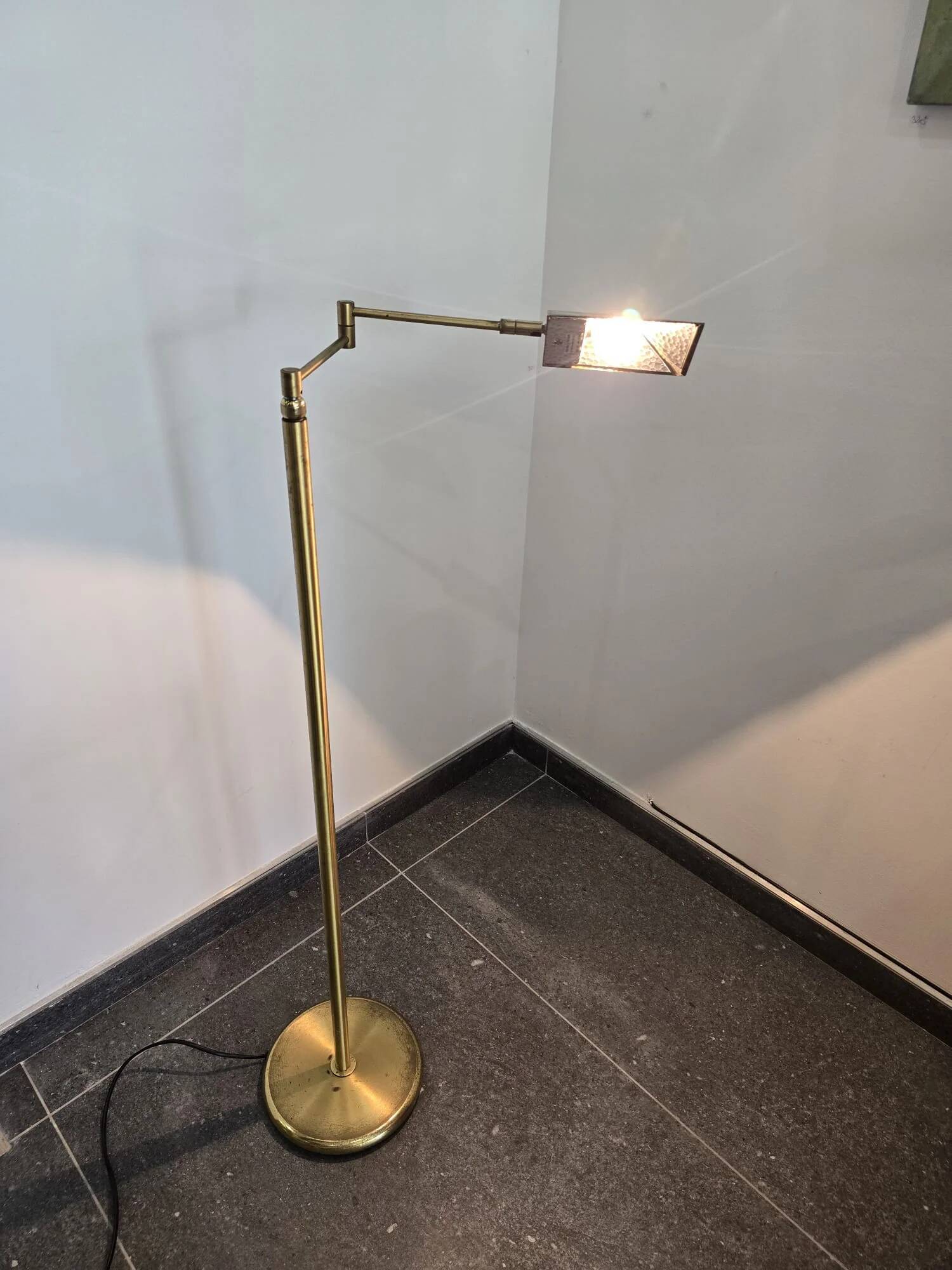 Italian articulated brass reading lamp – Tagliabue & Portonaro – 1980s-1990s
