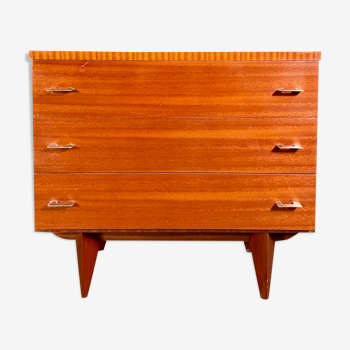 Mahogany chest of drawers