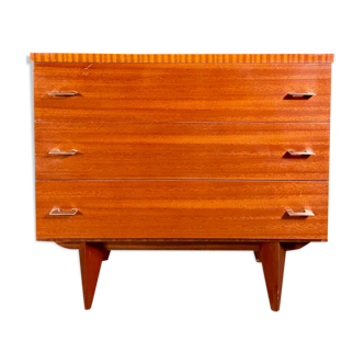 Mahogany chest of drawers