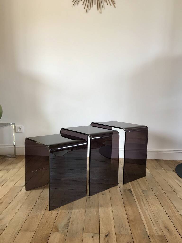 Set of 3 nesting coffee tables in smoked plexi / purple 70s