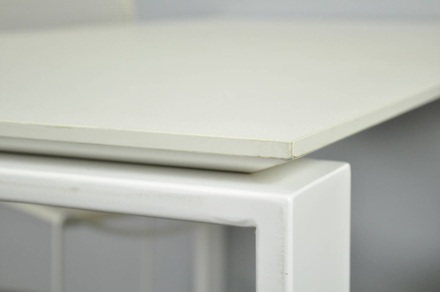 KARTELL / Table à manger italienne moderne vintage blanche / Ferruccio Laviani / 2000