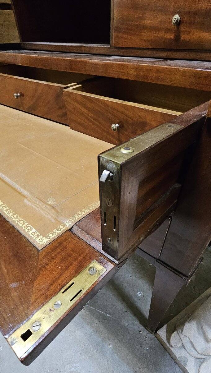 Louis XVI style cylinder desk in mahogany with a double system.