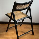 Folding canned chair