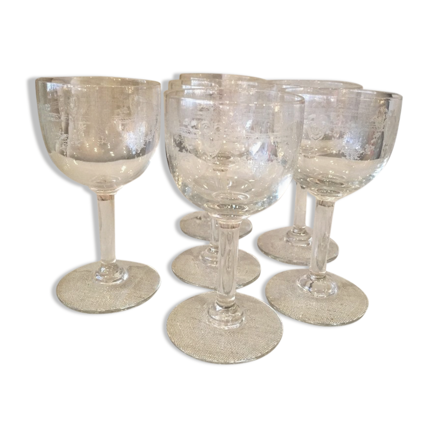 6 glasses on foot for cooked wine or port in glass with a pretty frieze