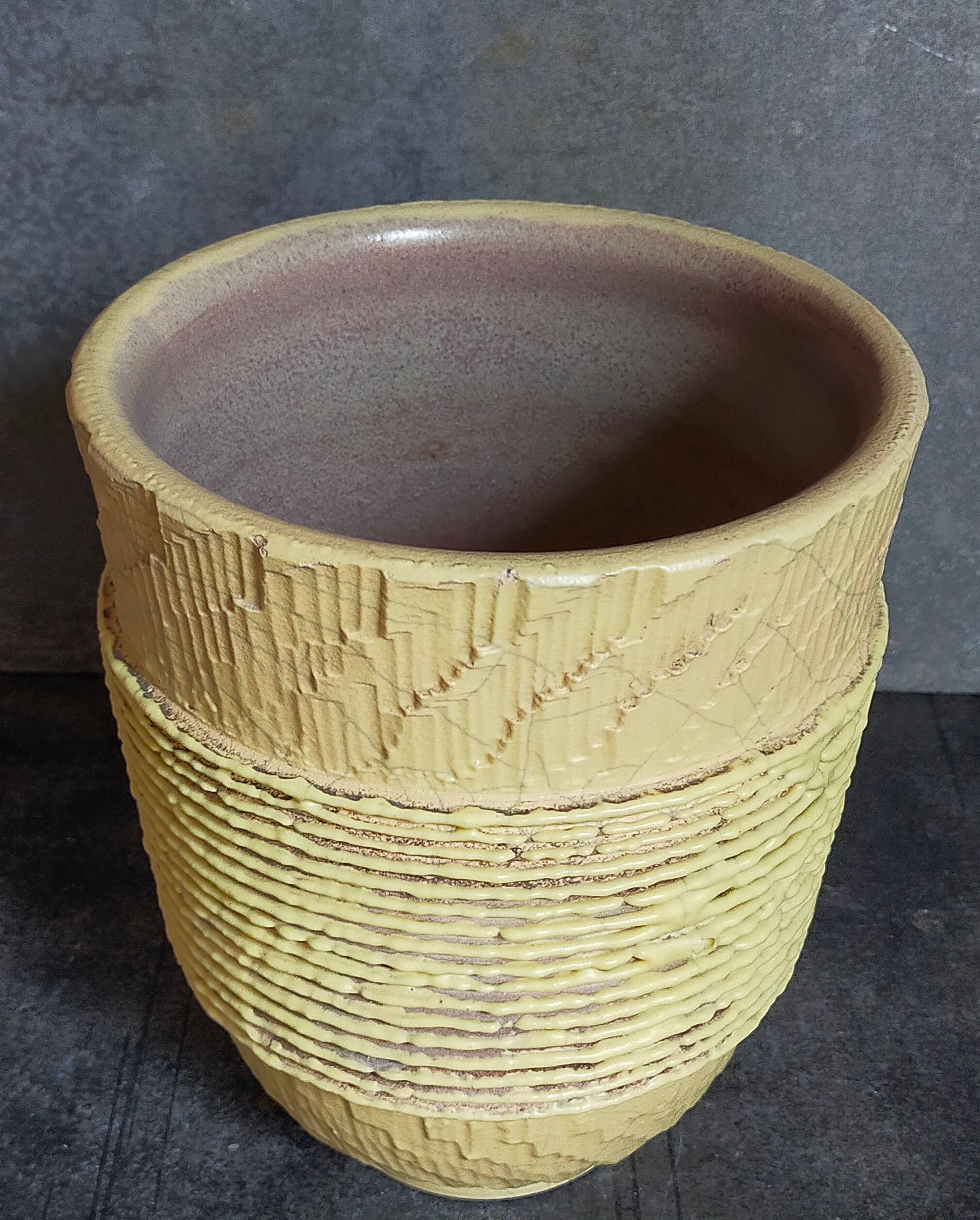 French Art-Deco ceramic vase cracked vanilla