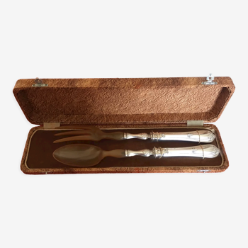 Salad cutlery in silver metal and horn