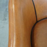Set of 2 sheep leather club chairs finished with black piping