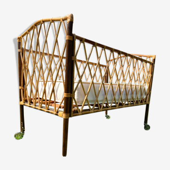 Lit bébé en rotin